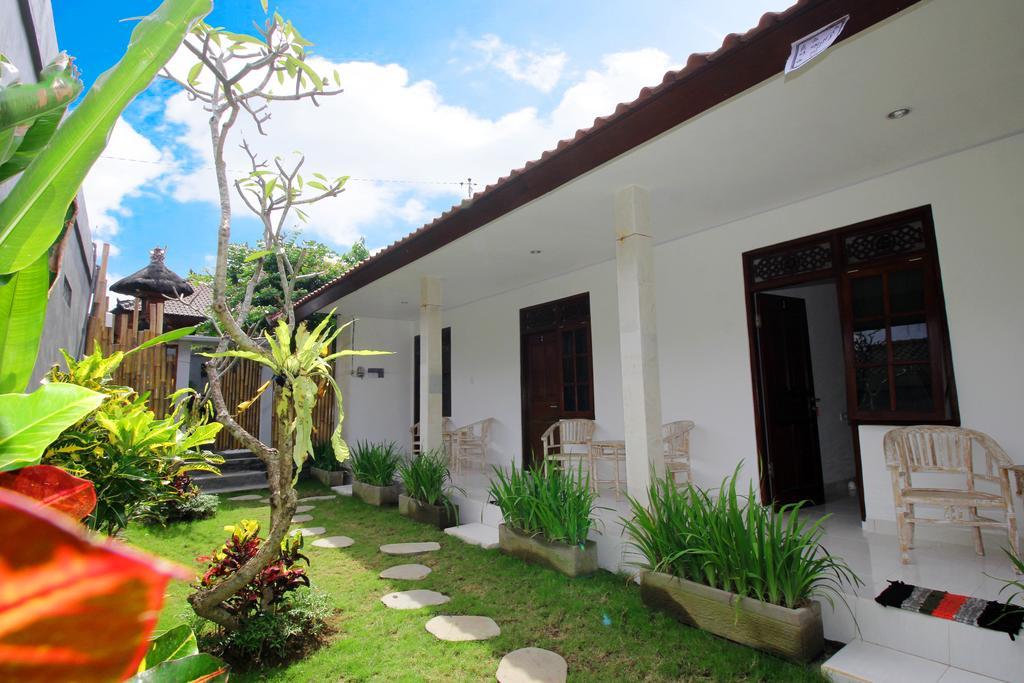 Andy Guesthouse Canggu  Bagian luar foto